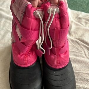 Snow boots- stride rite size 3. Fur lined for extra warmth